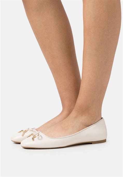 michael kors nori flex flat|MICHAEL Michael Kors NORI FLEX FLAT.